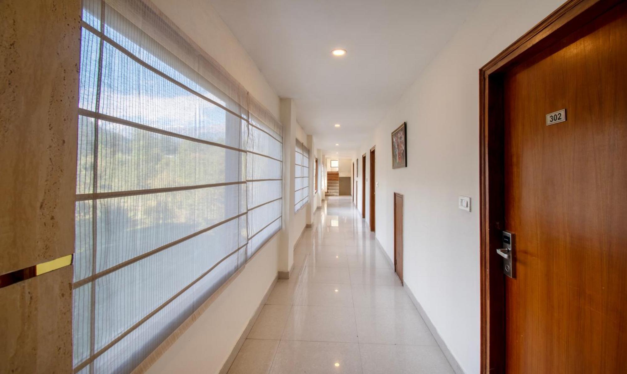 Hotel Ambika Residency Manali Exterior foto