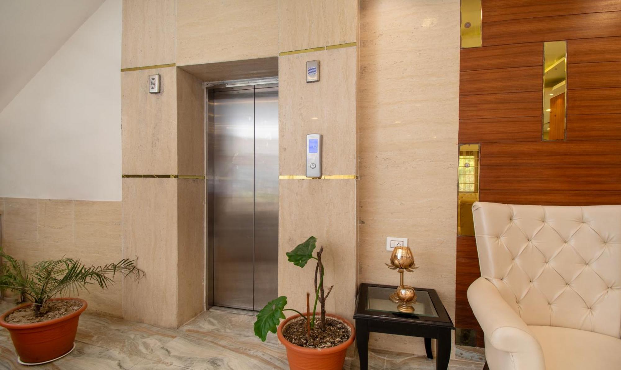 Hotel Ambika Residency Manali Exterior foto